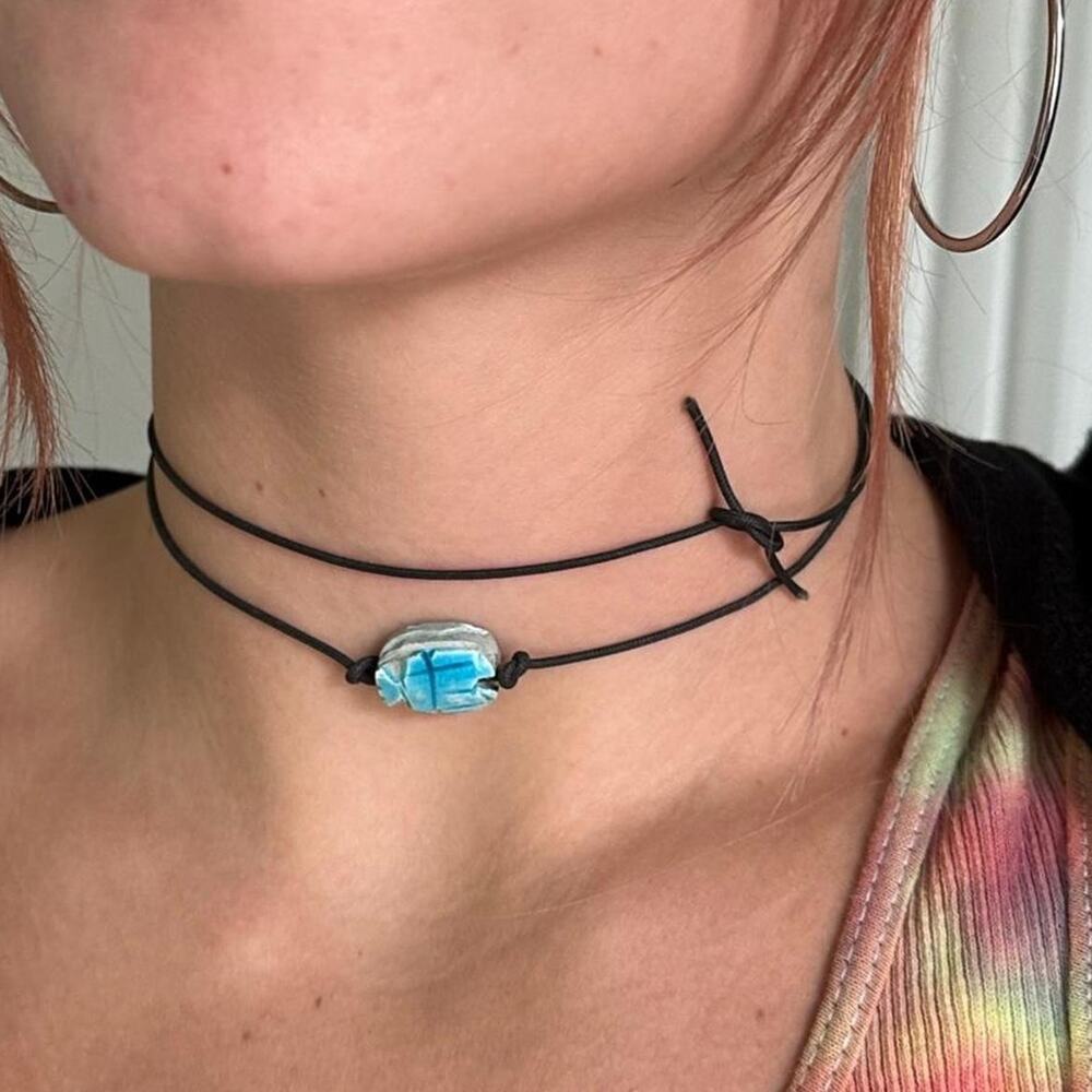 Vintage Y2K Black Wrap Bead Flower Puka Shell Choker Necklace